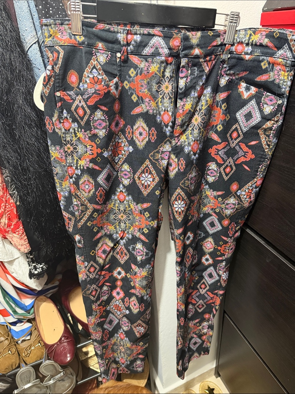 Zara Black Floral Geometric Print Women's Pants